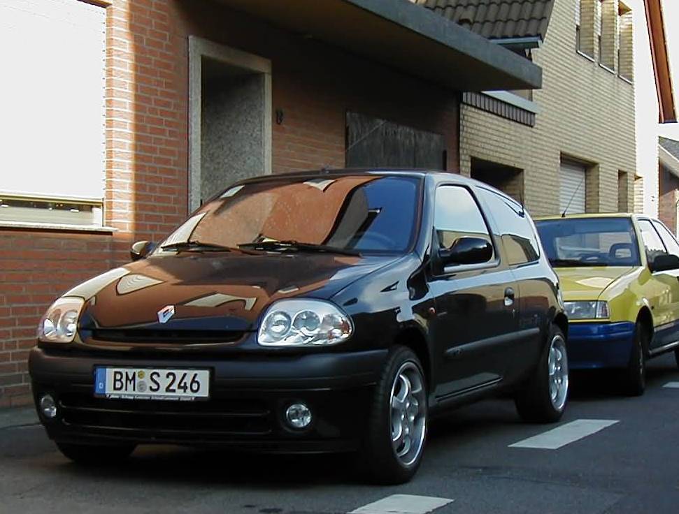 R-Clio-schwarz-001